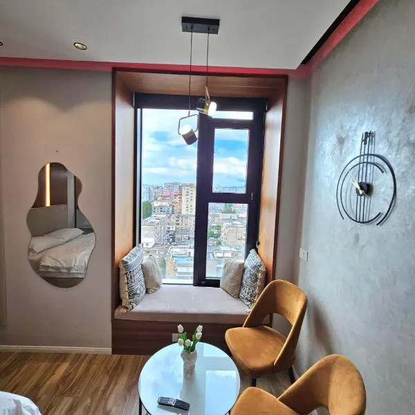 Luxury Studio Apartment Square 21, Seven Heavens, hotel in Tirana