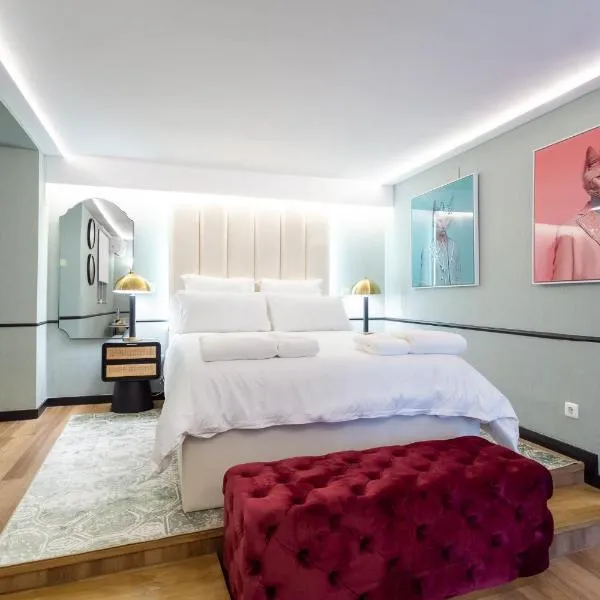 Camões Lounge Apartment w/Courtyard