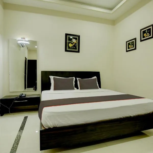 Ovel Hotel Grand – hotel w mieście Ābādpura