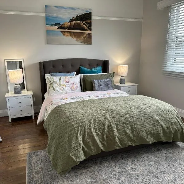 Daisy Cottage on Duke 3BR, hotel v destinaci Yarram