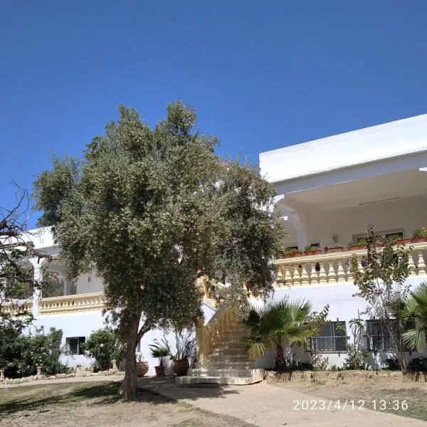 Domaine des Sloughis, hotel a Meknès
