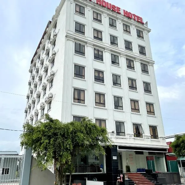 VietHouse Hotel Hạ Long, hotel in Ha Tou