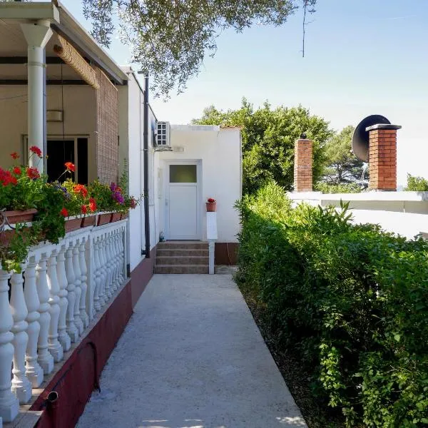 Studio Apartment Maršić, hotel v Zaostrogu