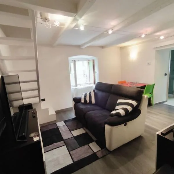 Casa Maghin , appartamento con vista、Prosto di Piuroのホテル