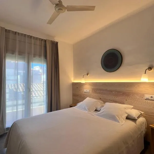 Hostal ROM Familiar, hotel v destinaci Roses