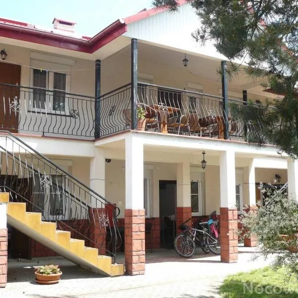 VILLA BIAŁA, hotel in Okuninka