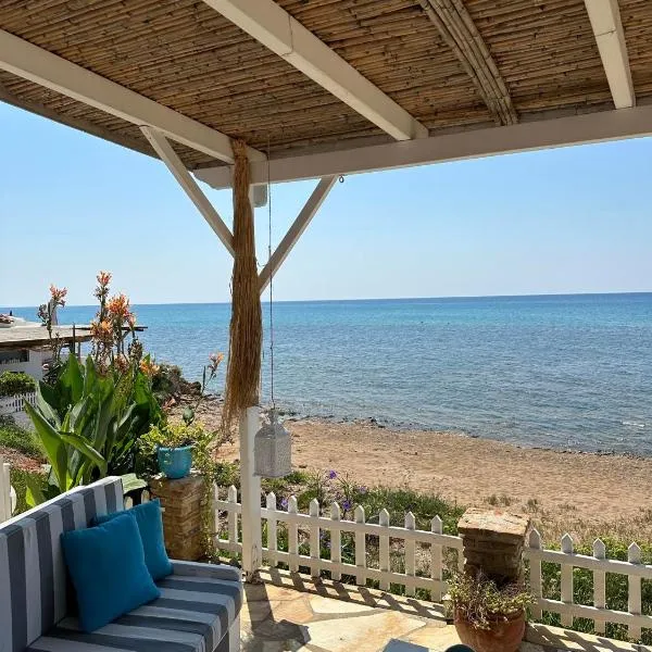 Avra Beach House, hotel v destinaci Glífa