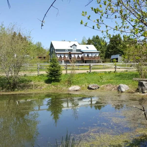 Gite chez Gilles Lévesque, hotel en Scott