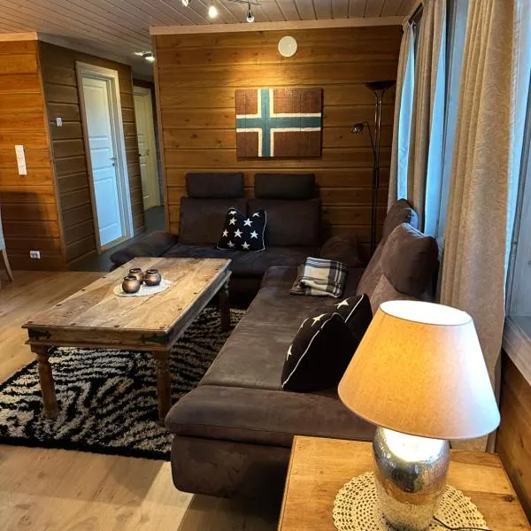 Holiday apartment close to Kjeragbolten, hotel a Tjørhom
