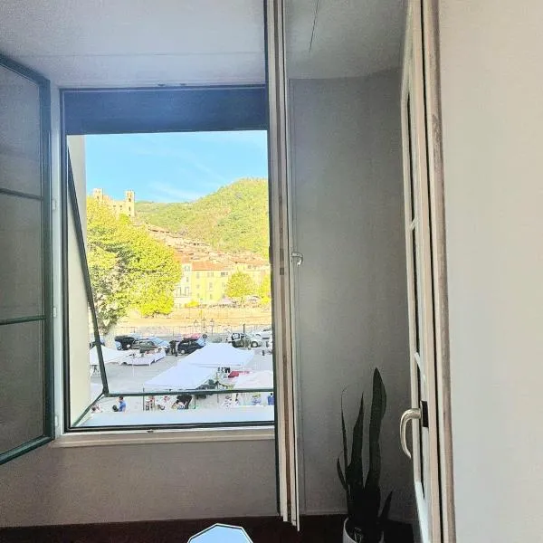 Casa Jolie - vista castello, hotel in Dolceacqua