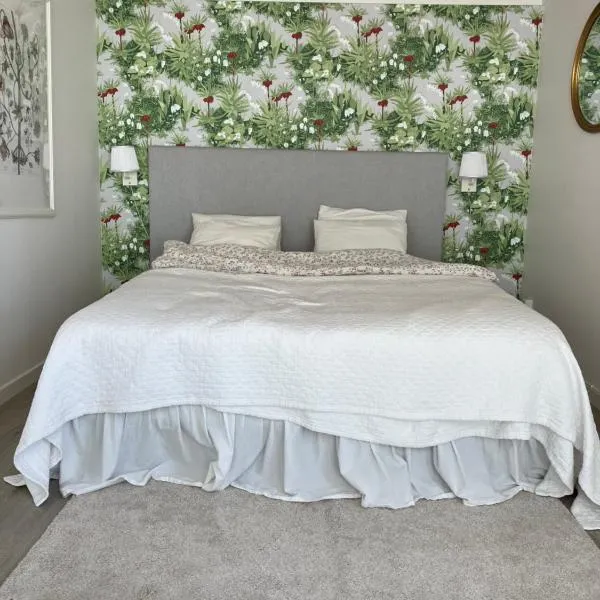Eget gästhus i västkustpärlan Skärhamn, hotel v destinaci Skärhamn