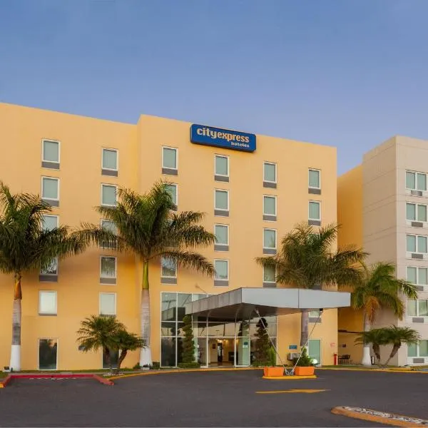 City Express by Marriott Celaya Parque, hotel v destinaci Celaya