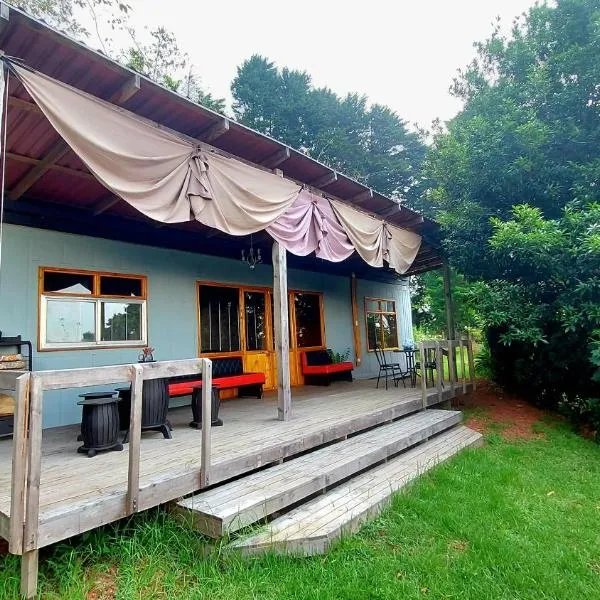 Casa Monte Armadillo, hotel v destinaci Poás
