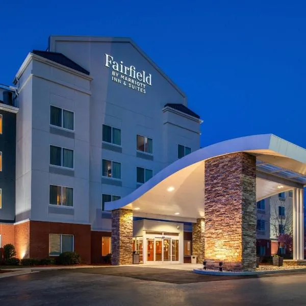 Fairfield Inn & Suites Greensboro Wendover, хотел в Грийнсбъро