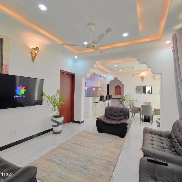 Ayaa Luxury Apartment 3rd Floor Zanzibar, hotel v destinaci Ngambo