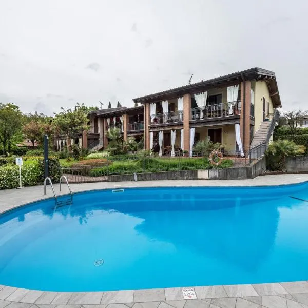 Residence La Piopa – hotel w mieście Polpenazze del Garda