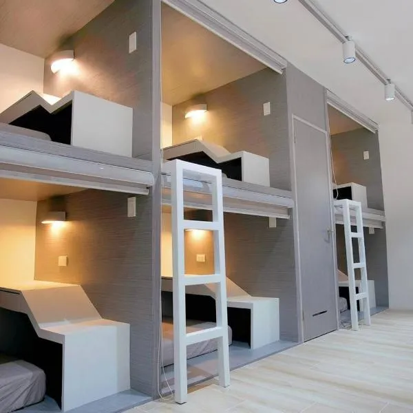 Otravel Hostel 5 minutes from Mactan Airport, hotell sihtkohas Pusok