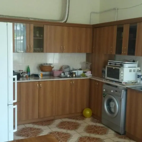 Gest haus Artemi, hotel a Tʼumanyan