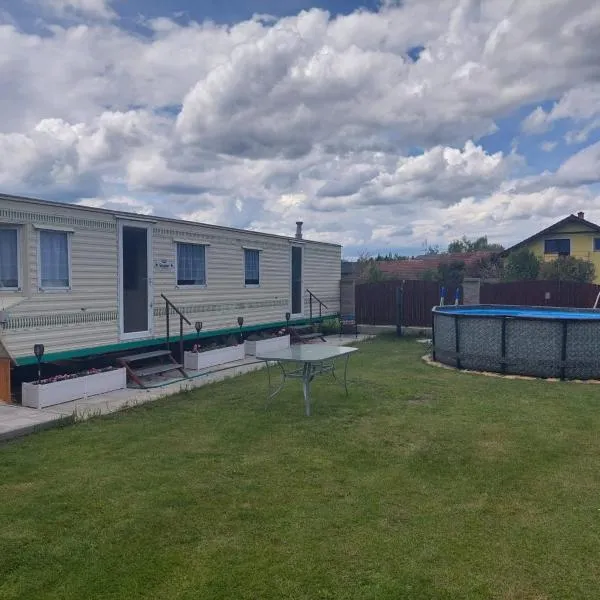 Mobilní dům u Mikeše Trhové Sviny - Rejta, hotel v Trhových Svinech