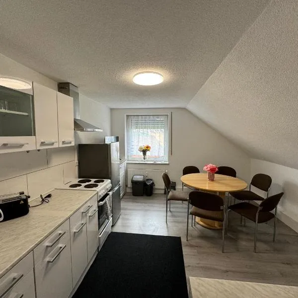 2 Zimmer DG Wohnung in Erbach, hotel in Erbach