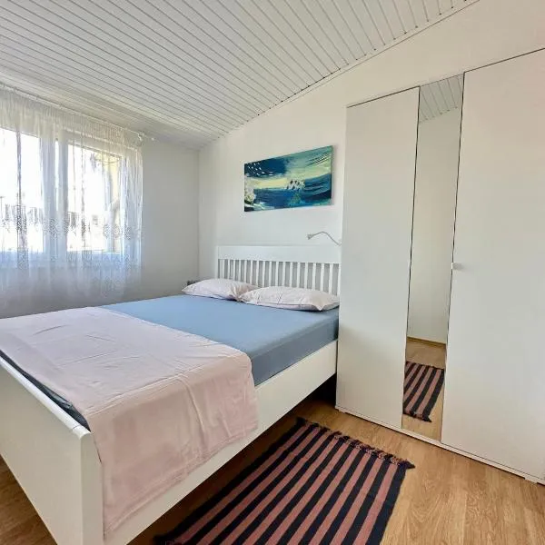 App Anita, hotel v destinaci Premantura
