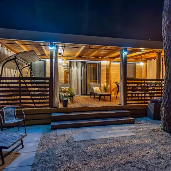 Adriakamp Mobilehome - Camp Soline, хотел в Биоград на Мору