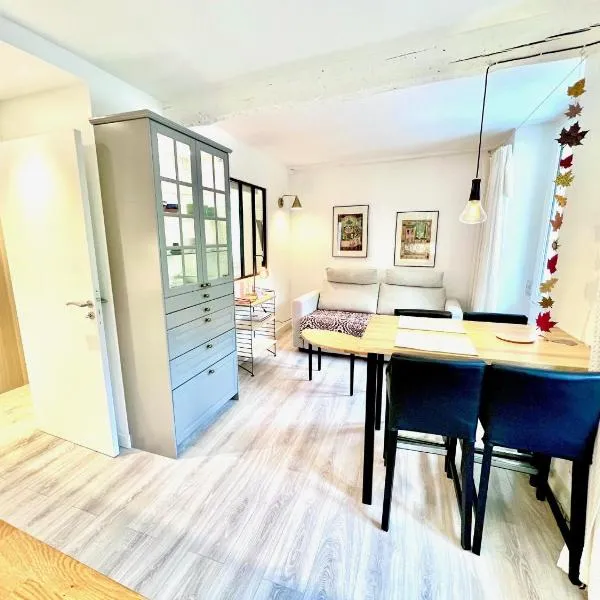 APartHotel Riviera - MAISON ROSSETTI - 1 bedroom - Old Town Promenade des Anglai, hotell i Nice