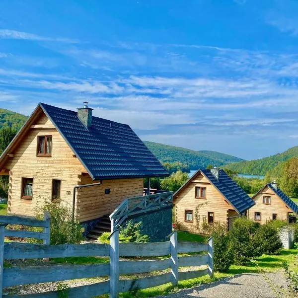 Domki całoroczne DOMKOWSTWO, hotel in Bóbrka
