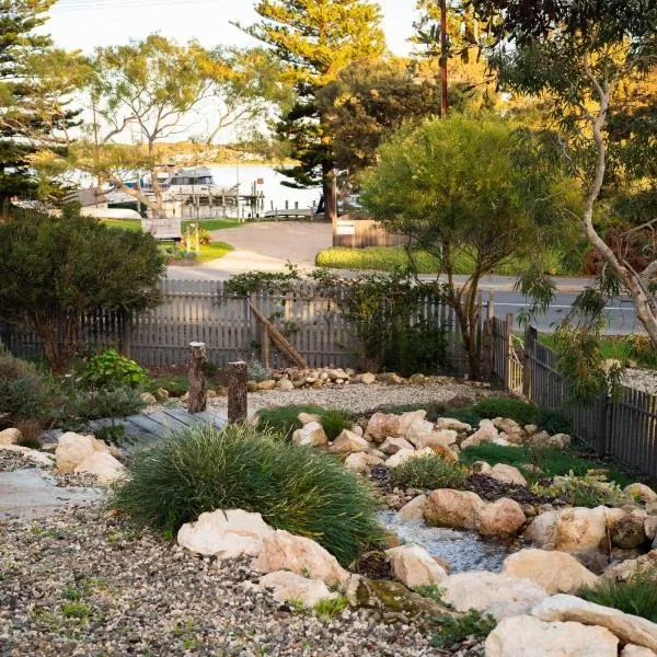 Goolwa Pelican Cottage - Pet Friendly - WiFi, hotel v destinaci Goolwa North