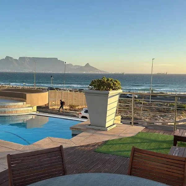 Oceansnest Guest House, hotel in Bloubergstrand