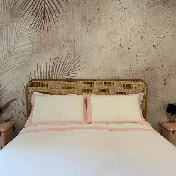 SPAZIO apARTment di stile Roma METRO C MIRTI, hotel di Rome