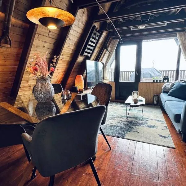 Cozy Cabin in Stunning Nature - Borgarfjordur, hotel v destinaci Staðarhús