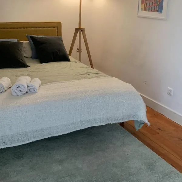 Quarto Duplo Privativo no Coração do Chiado!