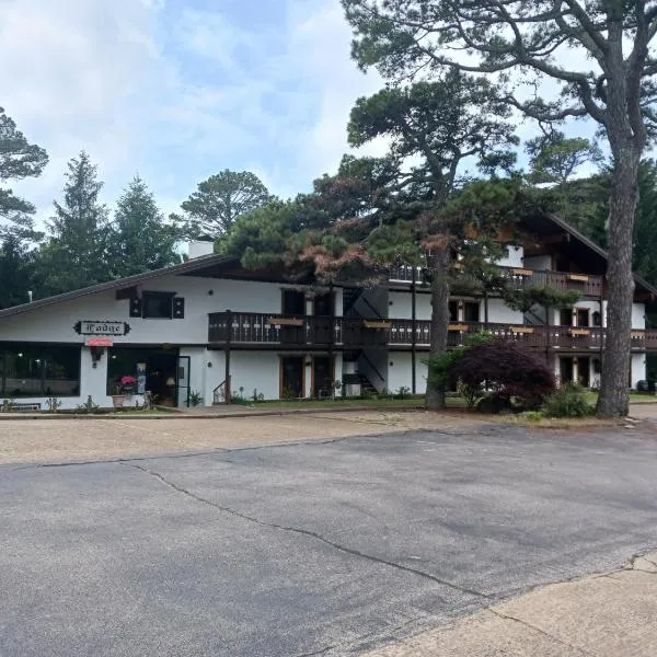 Bavarian Inn Motel & Restaurant、Berryvilleのホテル