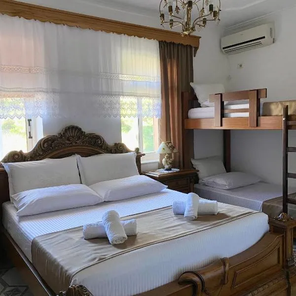 Yuri Guest House, hotel v destinaci Gjirokastër