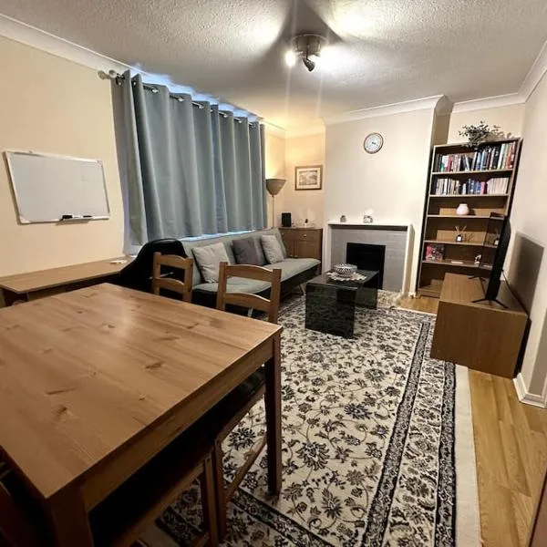 Cosy entire one bedroom hideaway, hotel in Bickley