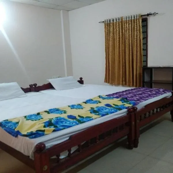 SPOT ON Sana Tourist Home: Trikunnapuzha şehrinde bir otel