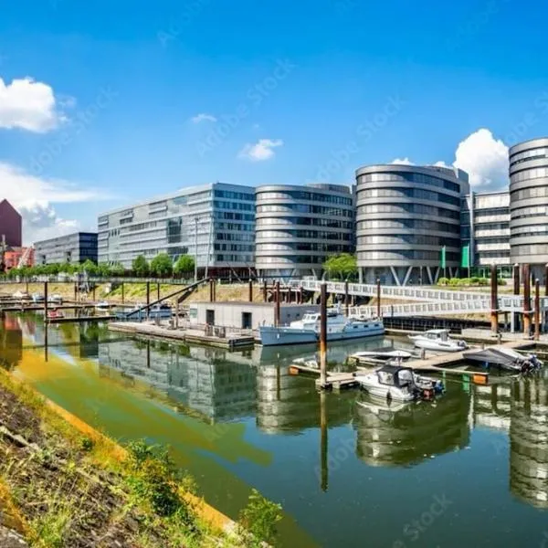 OnThePoint, Erdgeschoss, Abstellplatz für Fahrräder, City und Innenhafen 5 Gehminuten!!!, Hotel in Duisburg