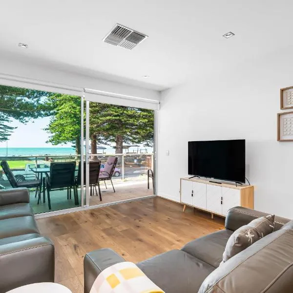 Luxury Breeze Beachfront Apartment, hotel v destinaci Victor Harbor