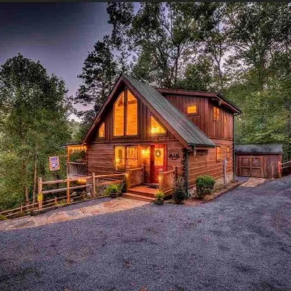 Mystic Creek Retreat (next to Blue Ridge), hotel Mineral Bluffban