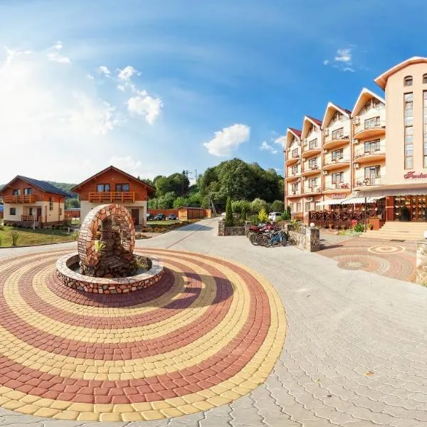 Fantasia Hotel, hotell i Poljana