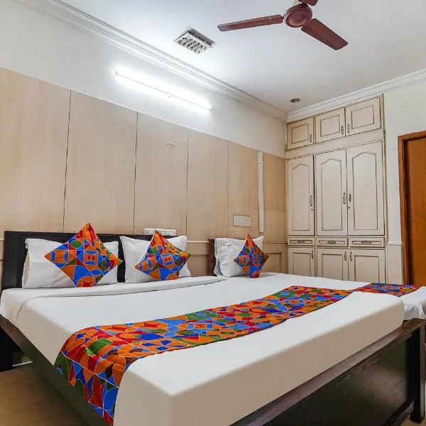 FabHotel Nest Inn Service Apartment, מלון בSelaiyu