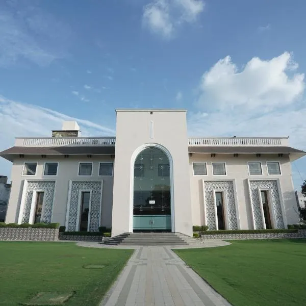 Nirmal Hotel And Resort, Hotel in Bareilly