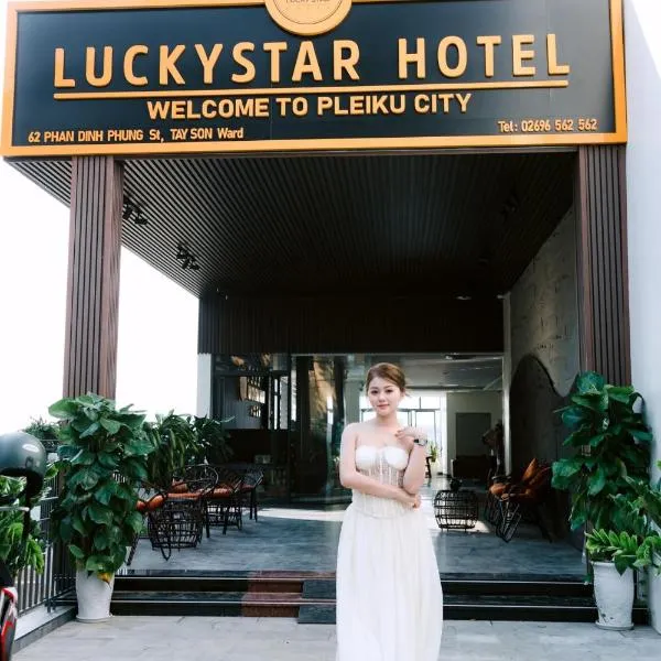 LuckyStar Hotel، فندق في بلاي كو