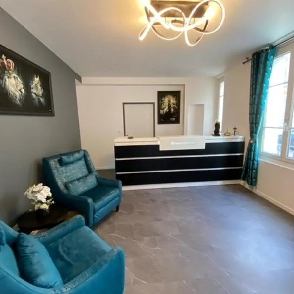 Hôtel Le Home Saint Louis – hotel w Wersalu