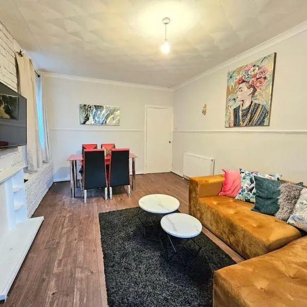 Craigietinny Road Apartment- 3 beds, hotel in Edinburgh