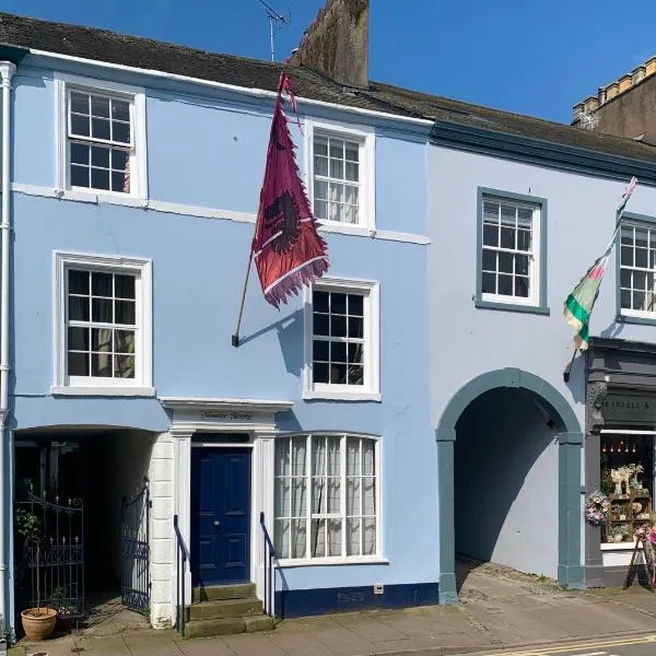 South Lakes Townhouse with Sauna, hotel in Ulverston