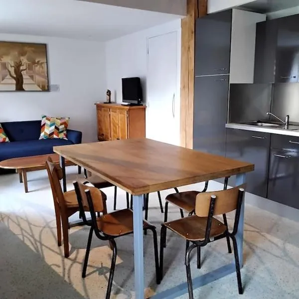 Gîte LE LOFT chez Judith et Neiges, hotel v destinaci Évigny