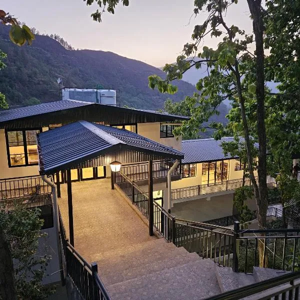 ๋์ฆ๋ค์ด์ ์์นํ ํธํ
Marten's Wilderness Retreat