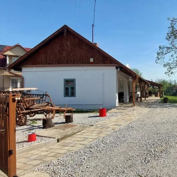 Trinity Vendégház Abádszalók, hotel v destinaci Abádszalók